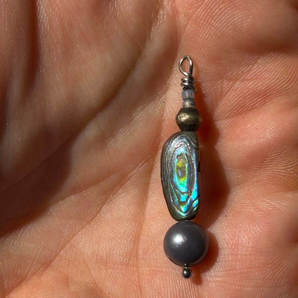 Handmade Vintage Genuine abalone and freshwater pearl pendant